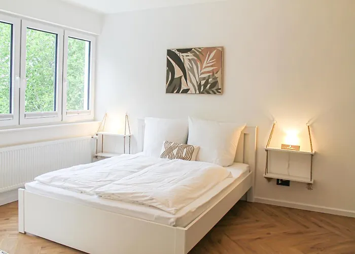 Relax - Fuer Familien, Stadtnah, Mit Parkplatz 코블렌츠